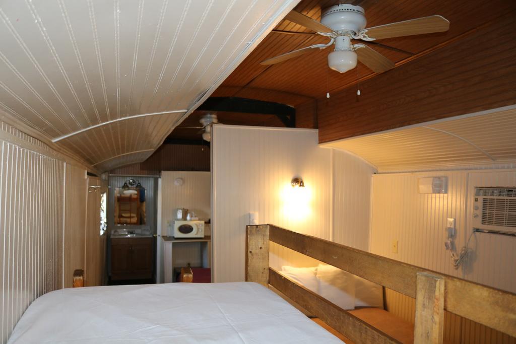 Red Caboose Motel & Restaurant Ronks Zewnętrze zdjęcie