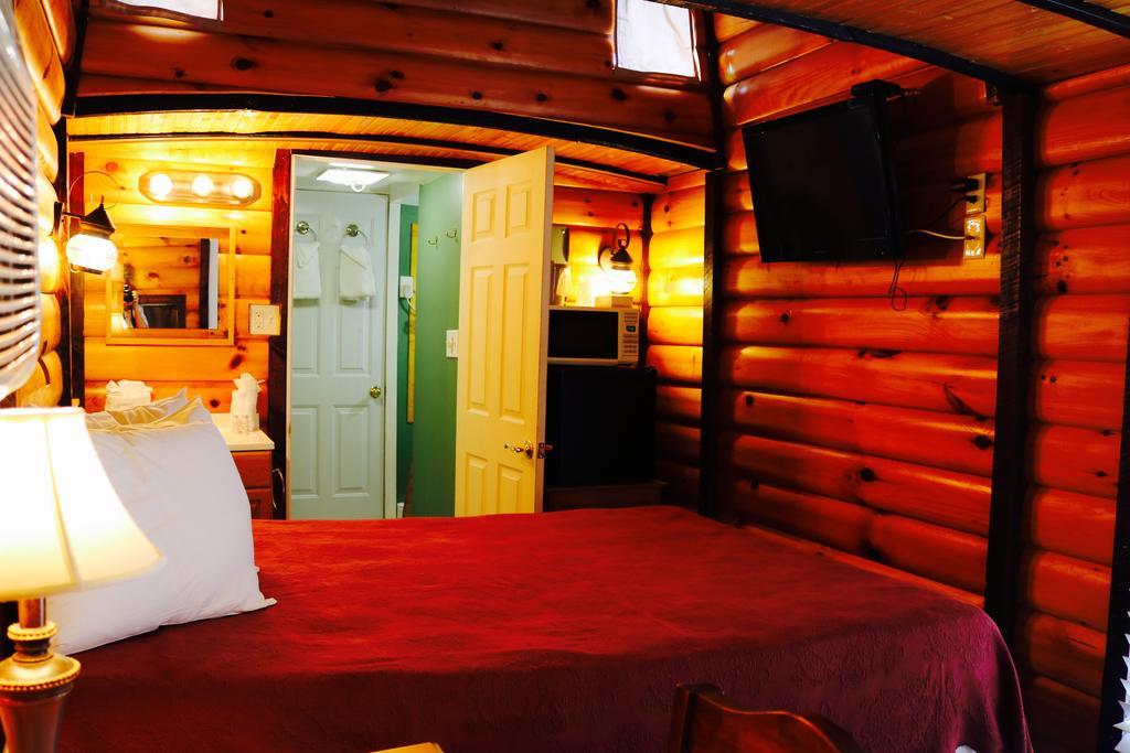 Red Caboose Motel & Restaurant Ronks Zewnętrze zdjęcie