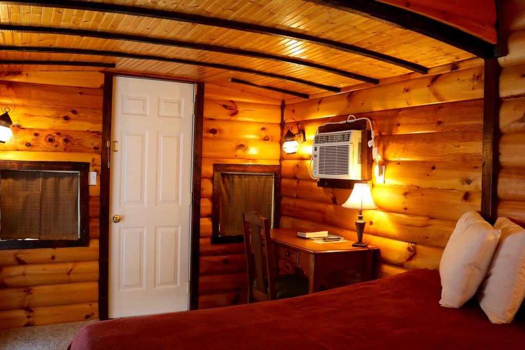 Red Caboose Motel & Restaurant Ronks Zewnętrze zdjęcie