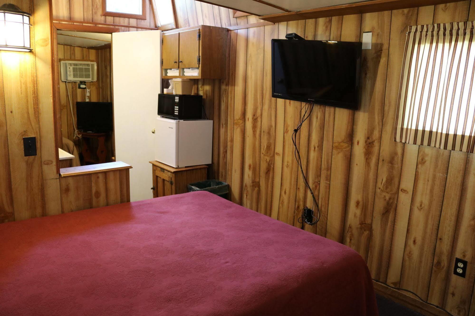 Red Caboose Motel & Restaurant Ronks Zewnętrze zdjęcie
